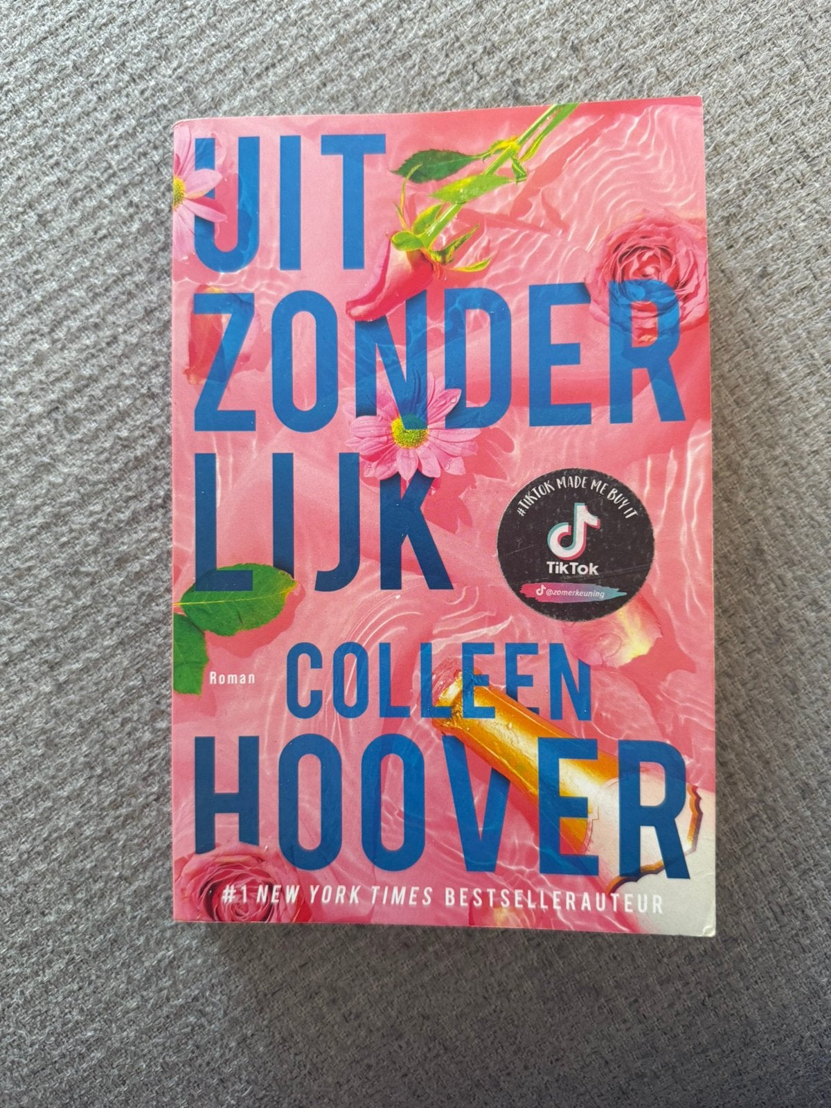 Boek NL Uitzonderlijk Colleen Hoover, Ophalen of Verzenden, Zo goed als nieuw, Amerika