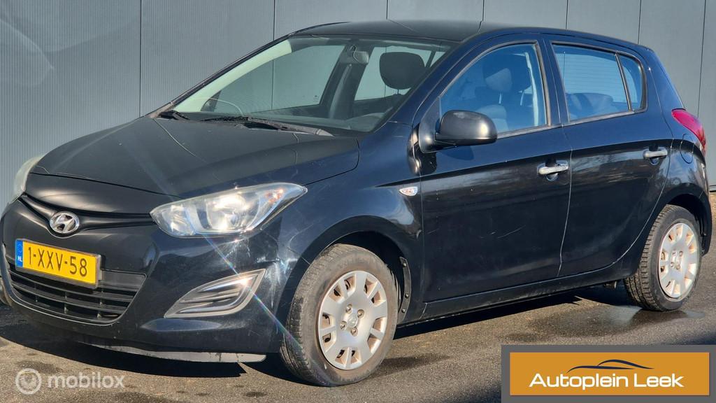 Hyundai i20 1.2i i-Motion APK25-01-2027 5DRS TREKHAAK, Auto's, Gebruikt, 4 cilinders, Start-stop-systeem, Bedrijf