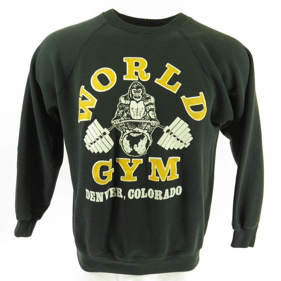 Gezocht: world gym trui / sweater / gold’s gym of powerhouse, Fitness, Zwart, Maat 56/58 (XL), Ophalen of Verzenden