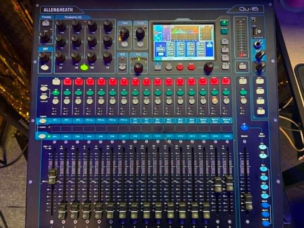 Allen & Heath QU16, Muziek en Instrumenten, Mengpanelen, Ophalen of Verzenden, Zo goed als nieuw, 10 tot 20 kanalen, Microfooningang