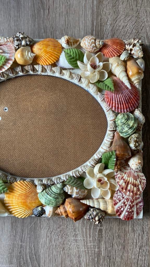 Fotolijst met schelpen en bloemen, Ophalen of Verzenden, Zo goed als nieuw, Overige materialen, Minder dan 50 cm