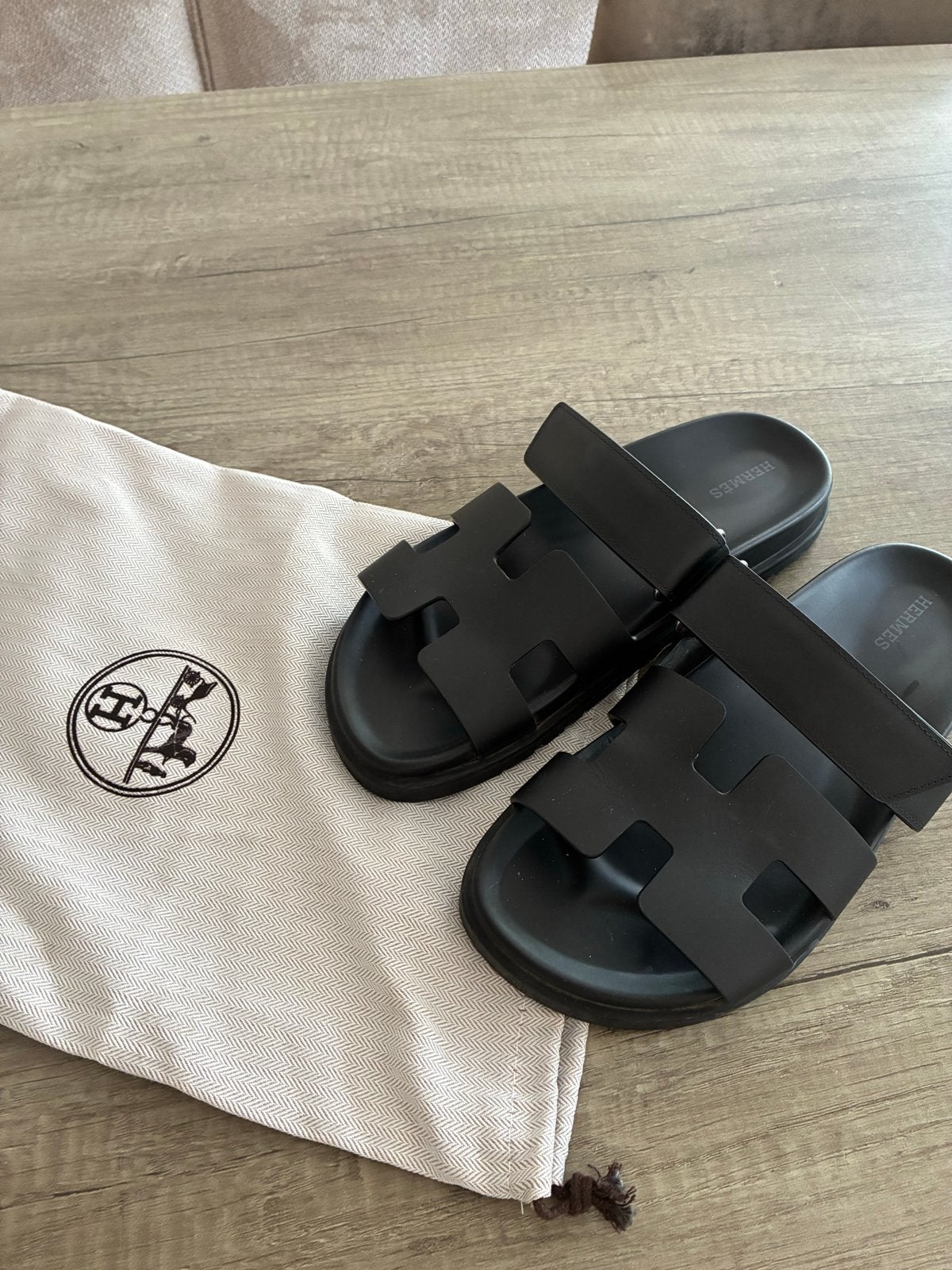 Hermès Chypre sandalen zwart maat 38, Kleding | Dames, Ophalen of Verzenden, Zo goed als nieuw, Zwart, Sandalen of Muiltjes