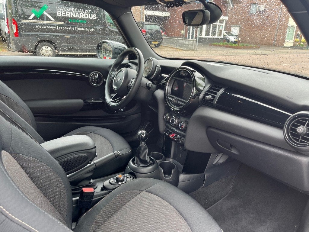 Mini COOPER 1.5 COOPER PEPPER 136PK / CARPLAY / CRUISE CTR., Voorwielaandrijving, 136 pk, Gebruikt, Euro 6