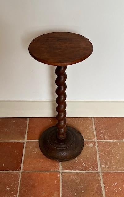 Frans vintage eikenhouten plantentafeltje met gedraaide poot, Ophalen of Verzenden