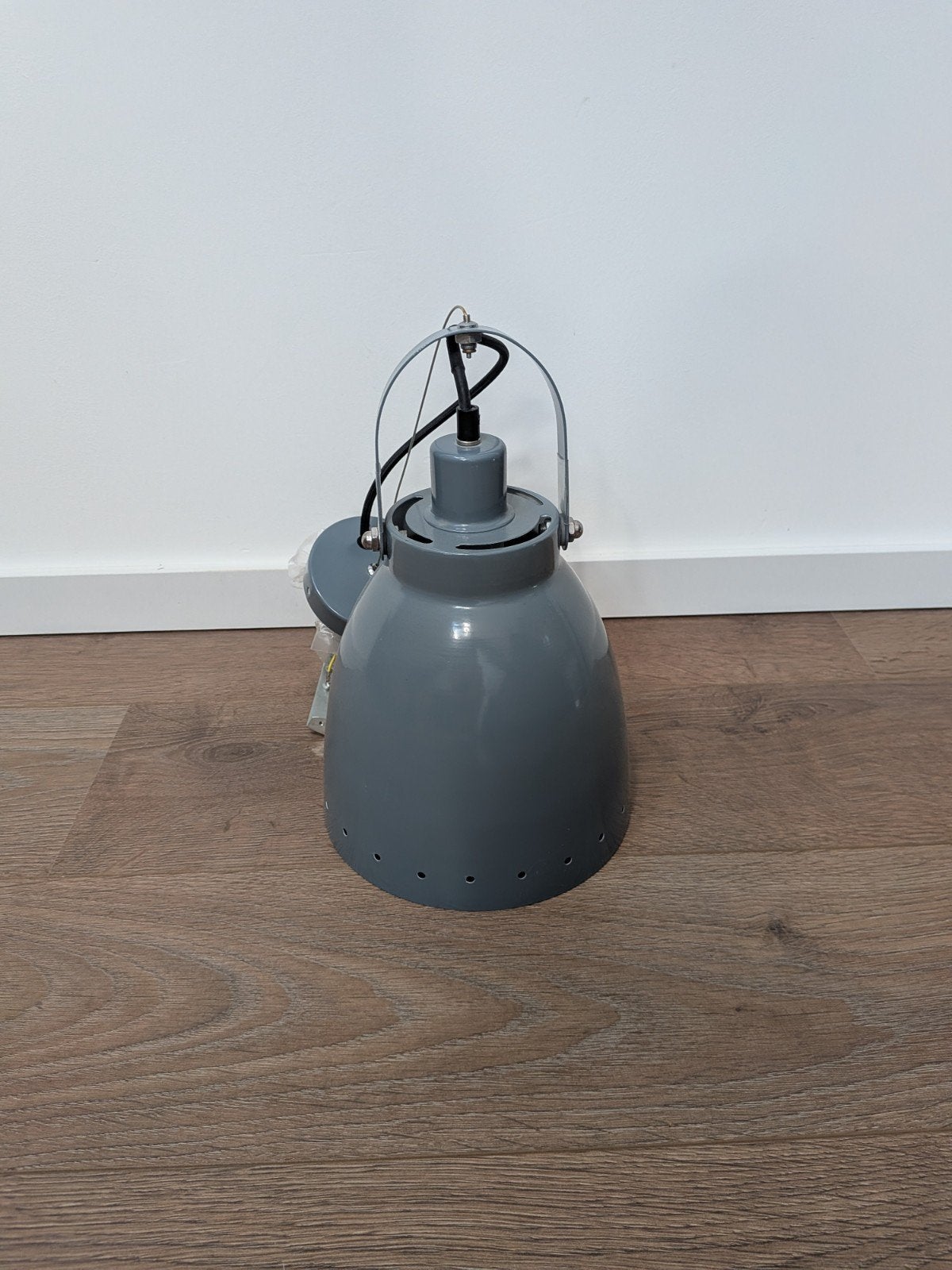 Grijze wandlamp/plafondlamp - Done by Deer, Huis en Inrichting, Lampen | Hanglampen, Ophalen, E27 (groot), Metaal, Modern, Scandinavisch, Speels