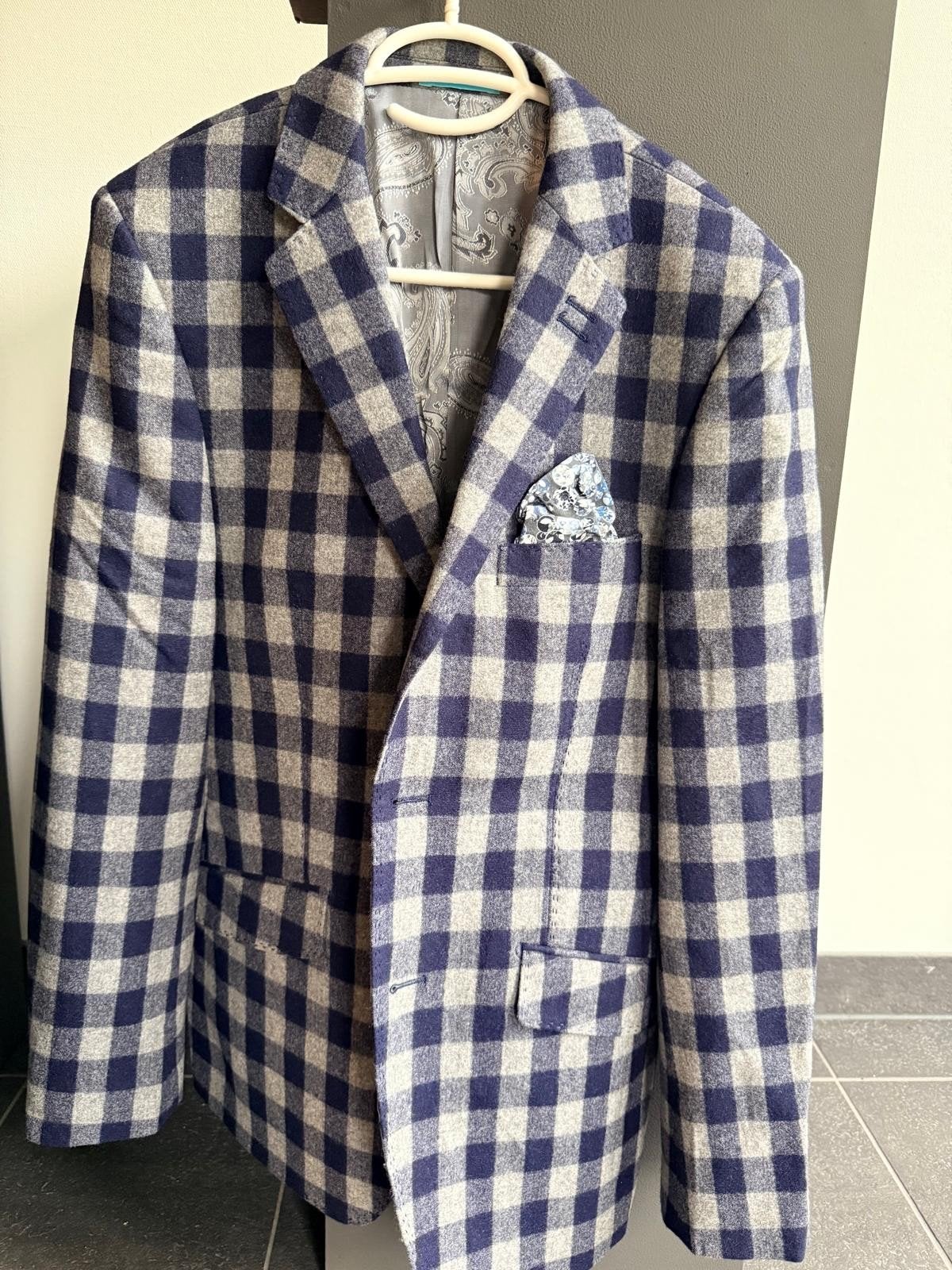 British Indigo geruit colbert - Maat 48 nieuwstaat., Ophalen of Verzenden, Zo goed als nieuw, British Indigo, Maat 48/50 (M)