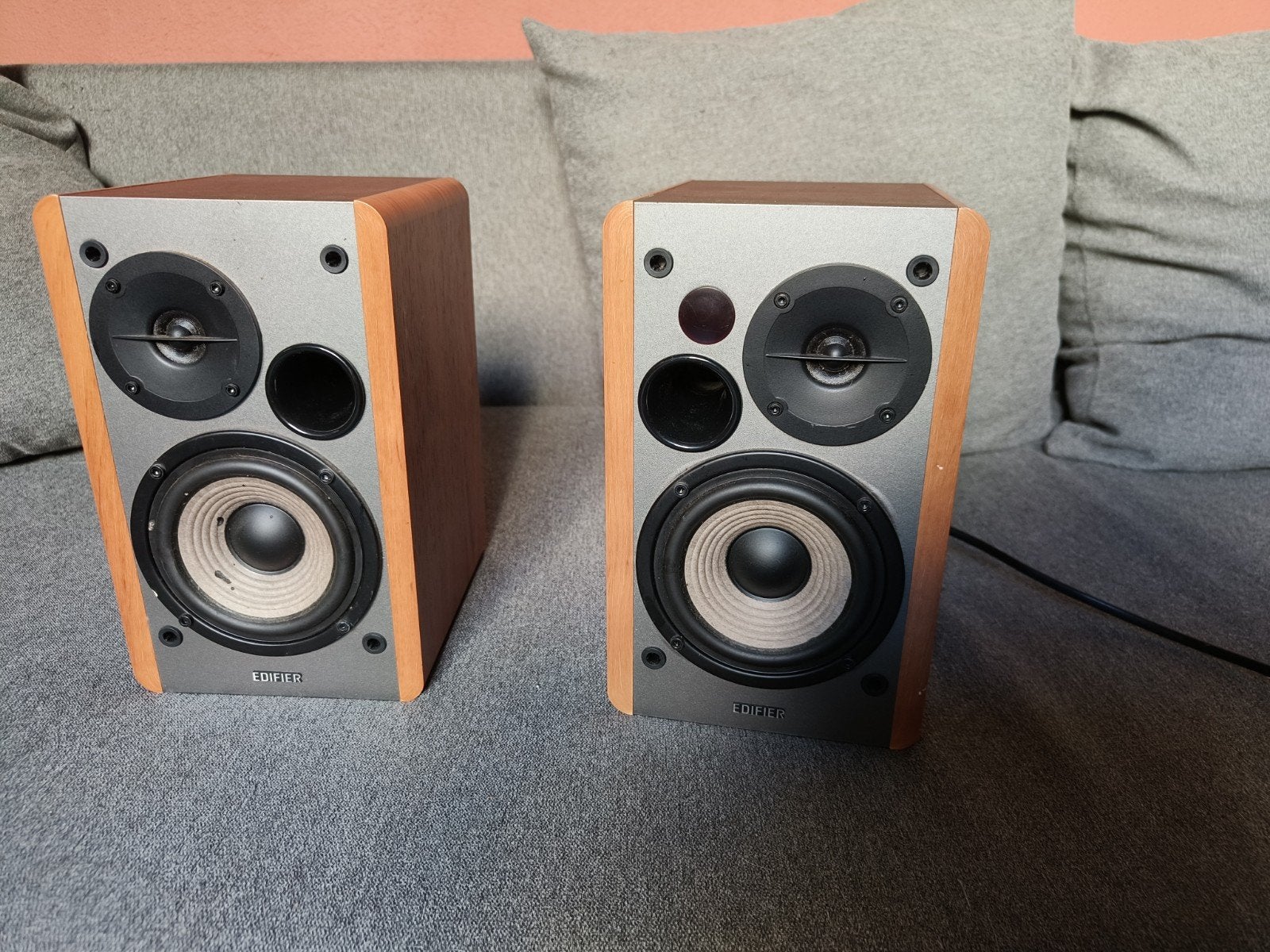 Leuke Edifier speakerset (R1280T) met rood/wit kabels, Audio, Tv en Foto, Luidsprekers, Ophalen