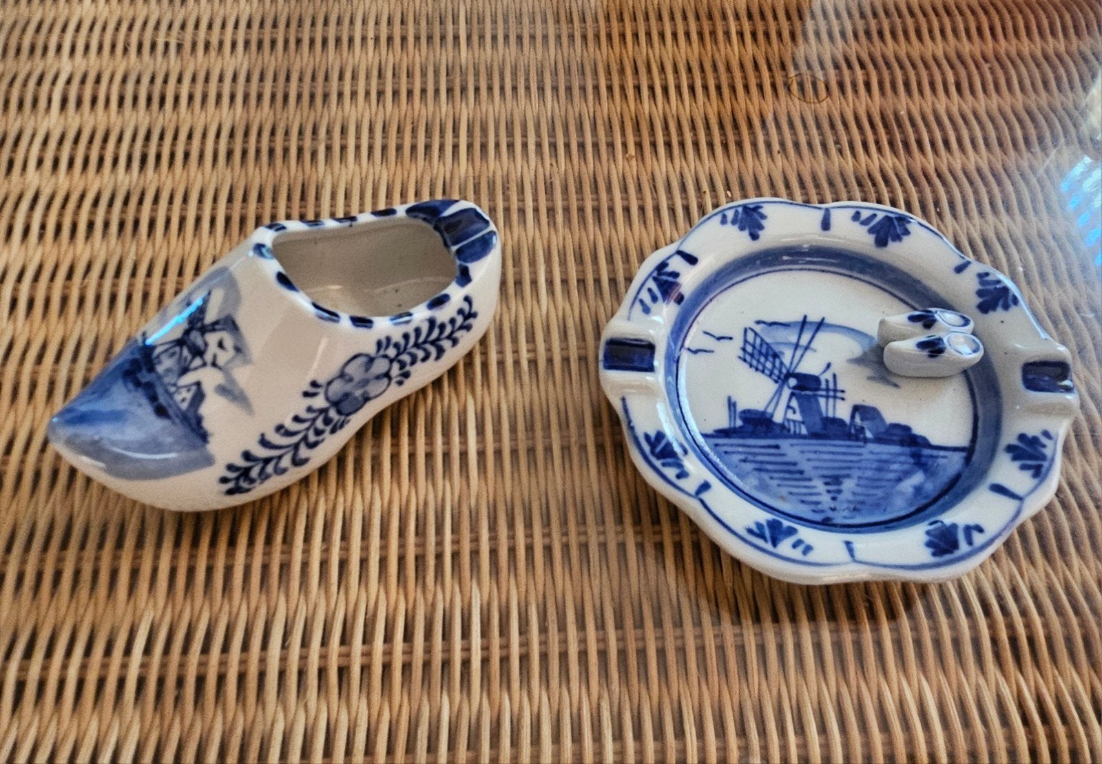 Delfts Blauw klompje en asbakje met molen decoratie, Ophalen of Verzenden