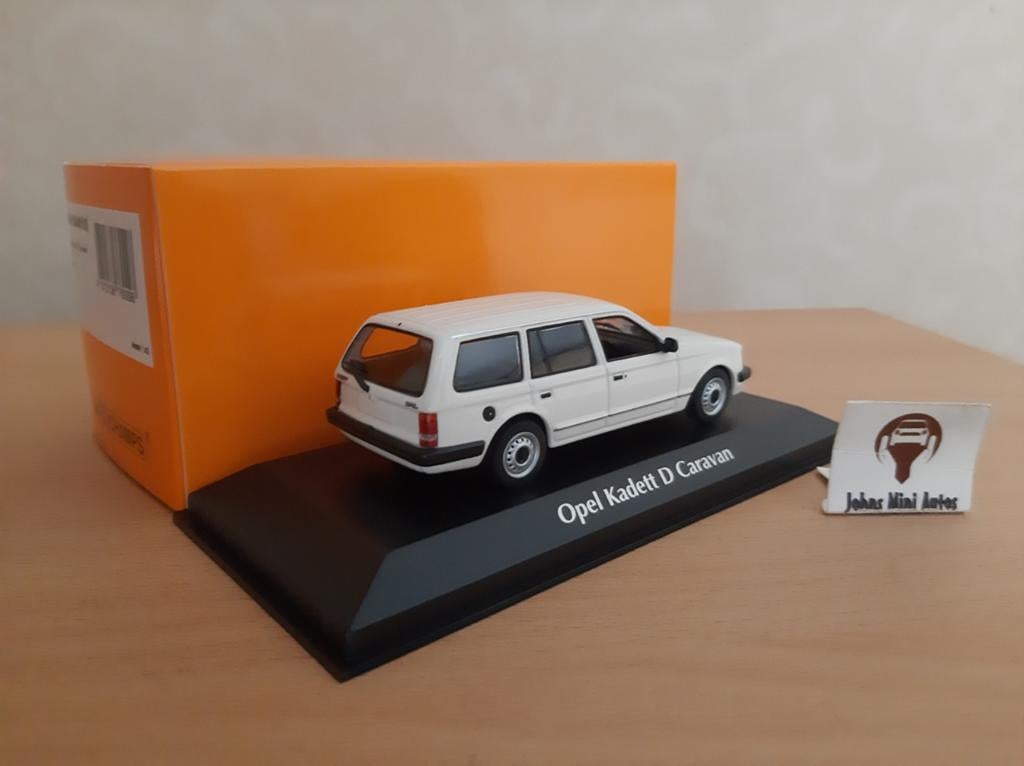 Opel Kadett D Caravan wit 1979 van Maxichamps 1:43, Hobby en Vrije tijd, Modelauto's | 1:43, Overige merken, Auto, Nieuw, Ophalen of Verzenden