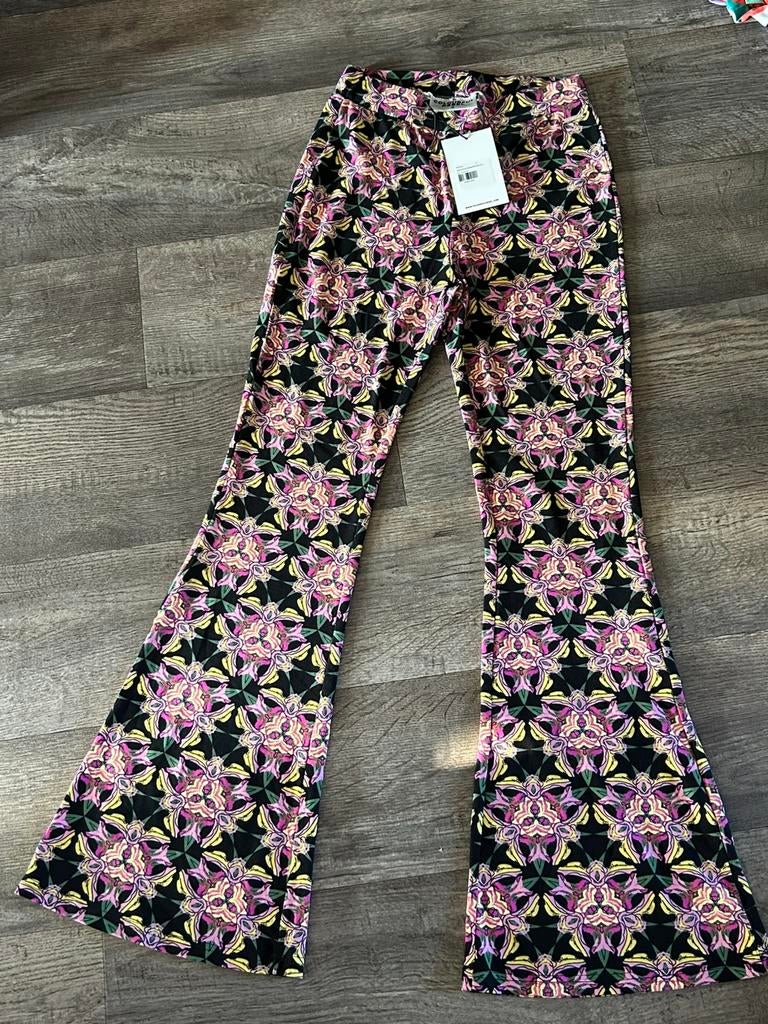 Colourful Rebel flared pants flower peached, maat M, Kleding | Dames, Ophalen of Verzenden, Nieuw, Maat 38/40 (M), Lang