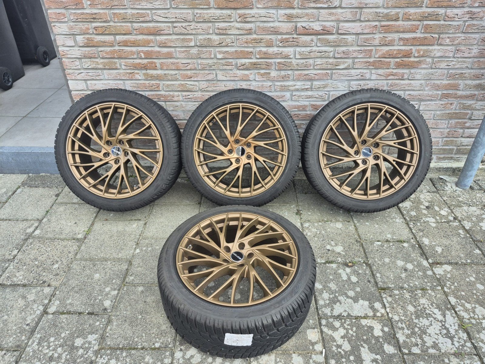 Zeer nette set van 4 bronzen velgen met winterbanden, Gebruikt, Banden en Velgen, Winterbanden, 235 mm