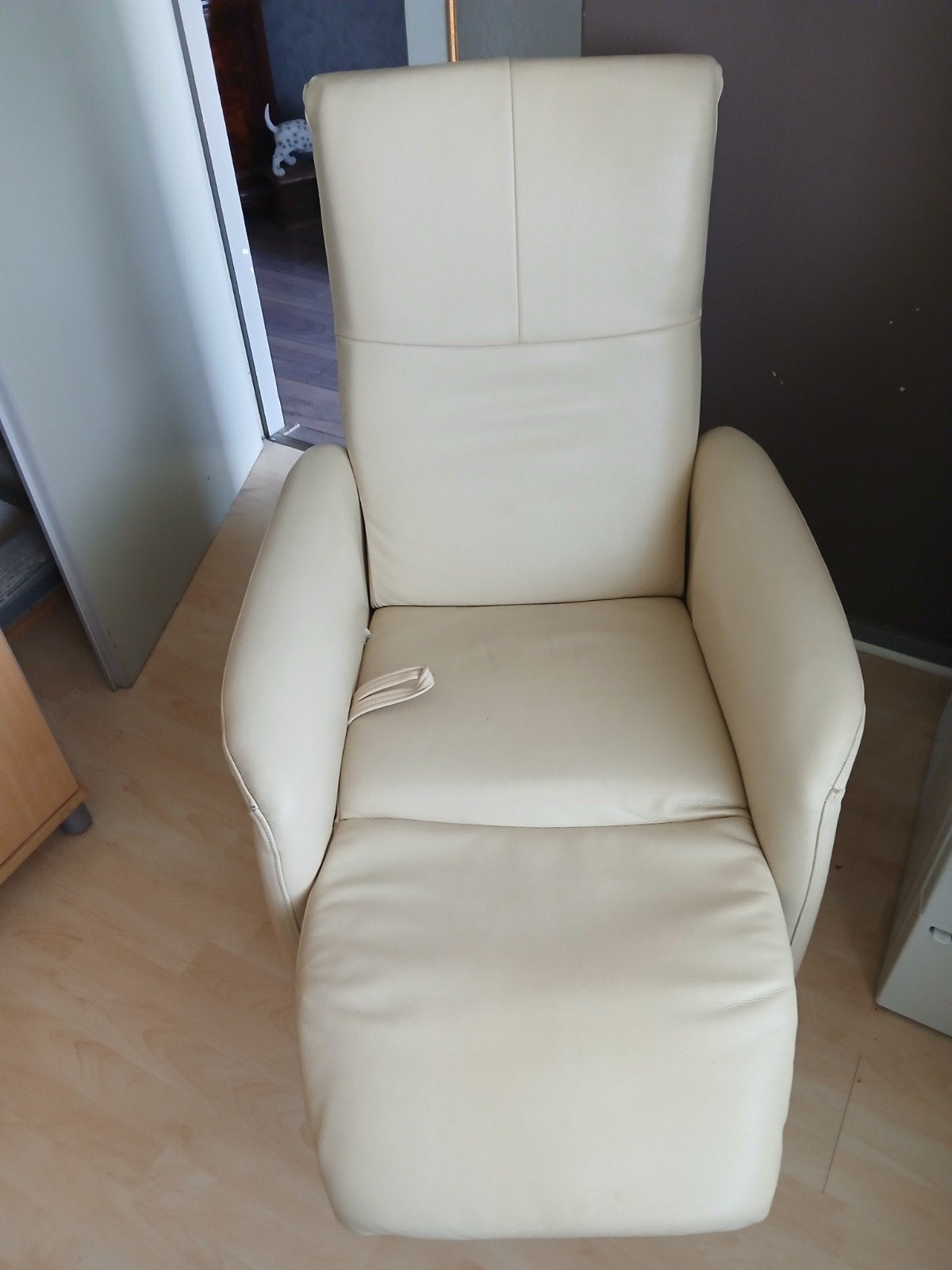 Crèmekleurige Leren Relaxfauteuil, Huis en Inrichting, Fauteuils, Gebruikt, Modern comfort, Ophalen of Verzenden, 50 tot 75 cm