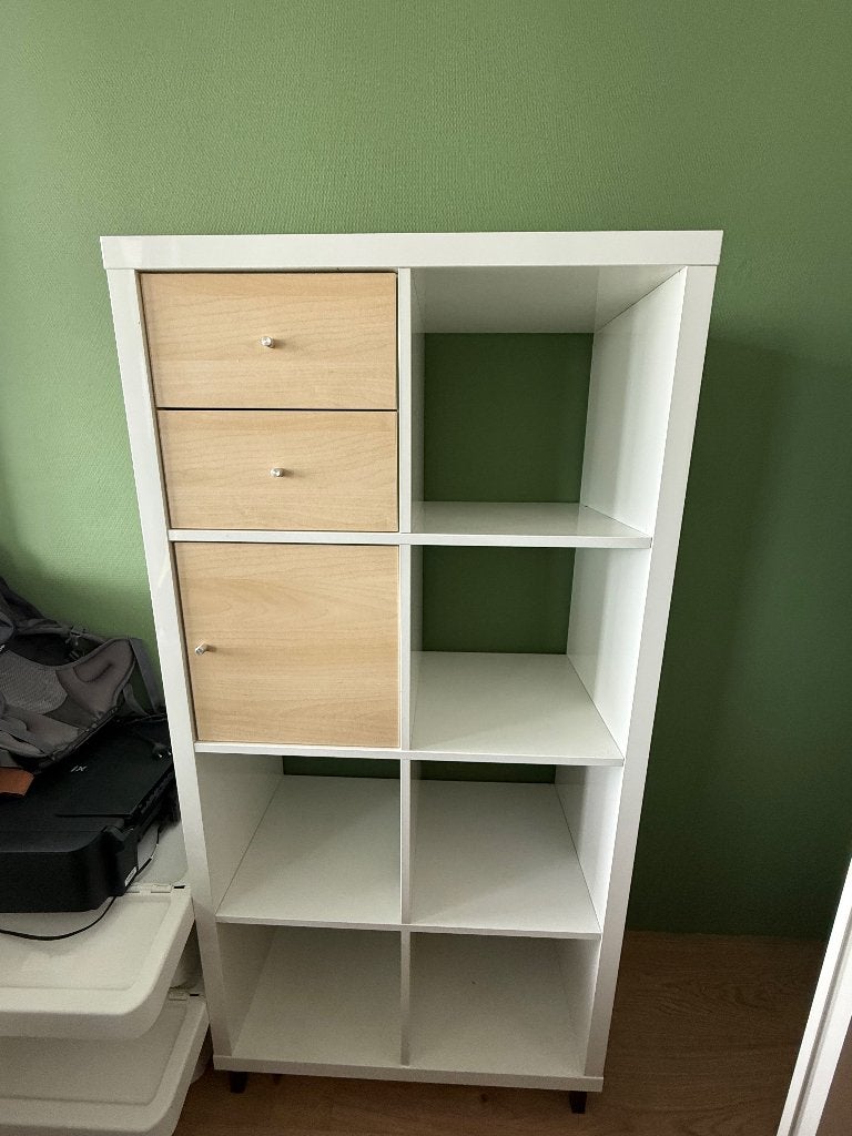 Witte IKEA KALLAX Kast (8 vakken) met eiken lades en deurtje, Ophalen, Gebruikt