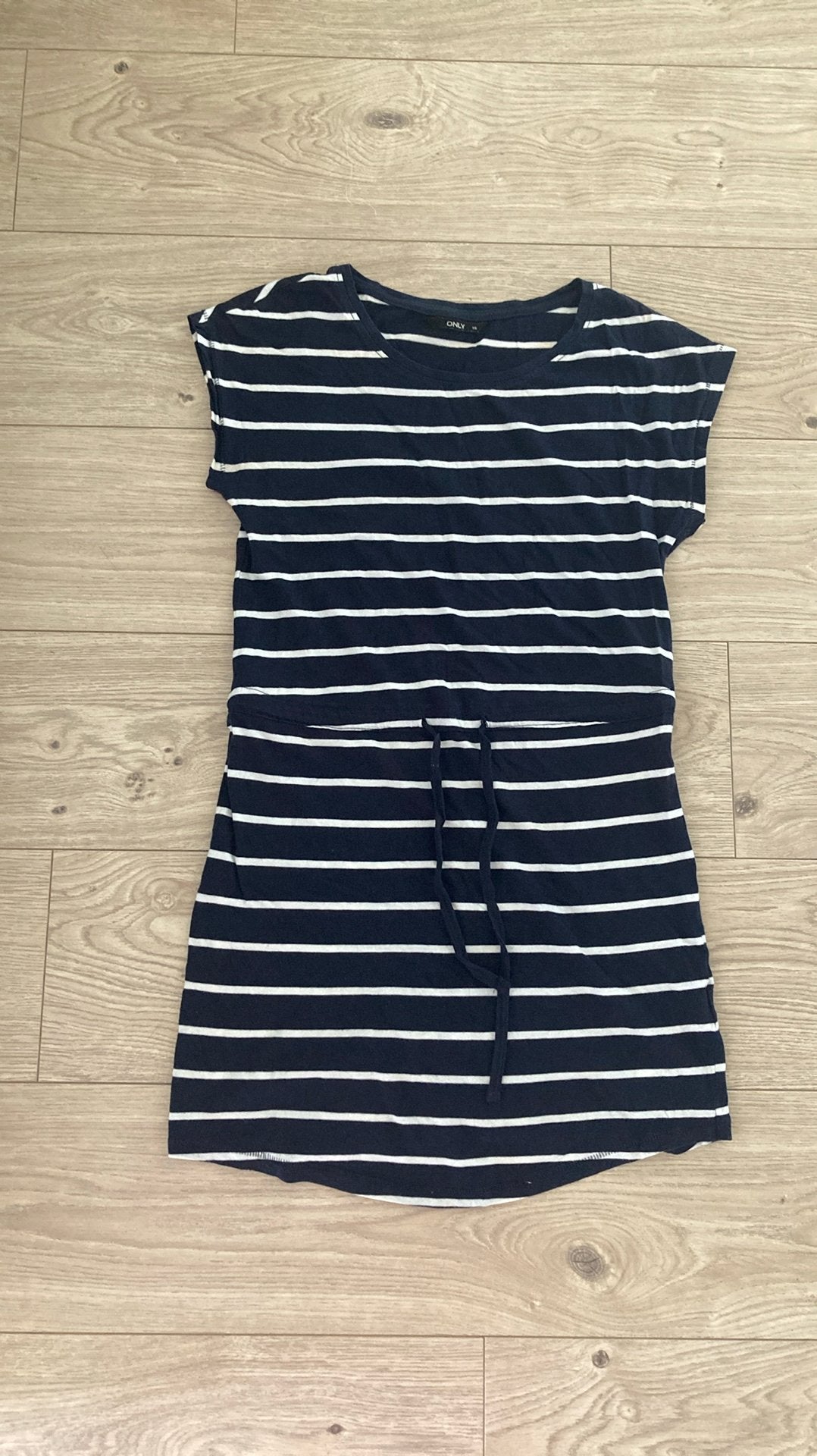 Gesteepte zomer jurk Only blauw-wit maat XS, Ophalen of Verzenden, Zo goed als nieuw, Meisje, Jurk of Rok