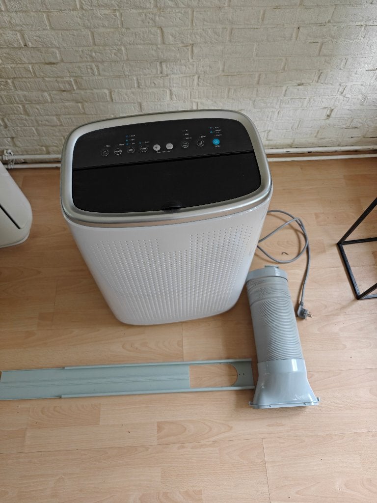 Airco: Nedis SmartLife Airco 14.000 BTU, Ophalen, Afstandsbediening, 3 snelheden of meer, Zo goed als nieuw