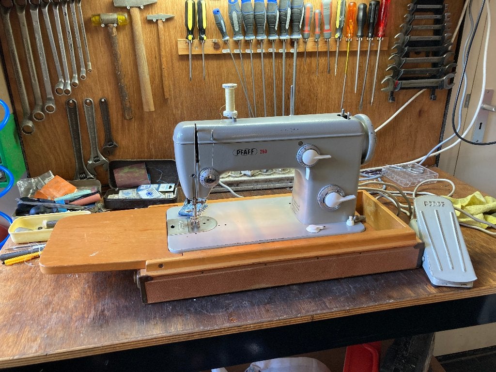 Pfaff 260 semi industrie - voor zware materialen/leer, Hobby en Vrije tijd, Naaimachines en Toebehoren, Duitsland, Ophalen of Verzenden