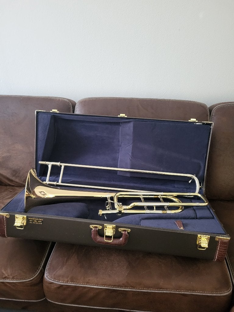 Trombone Bach Stradivarius, Ophalen, Zo goed als nieuw, Overige typen, Met koffer
