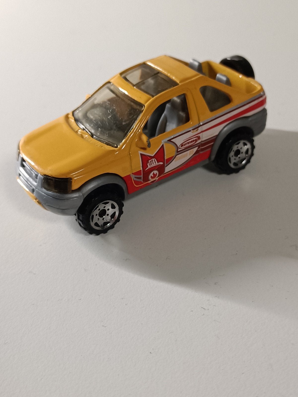 Matchbox Land Rover Freelander Speelgoedauto Geel, Ophalen of Verzenden, Gebruikt, Auto