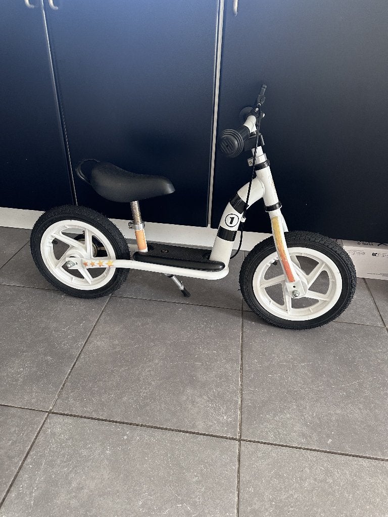 Loopfiets met luchtbanden, Ophalen, Zo goed als nieuw, Loopfiets