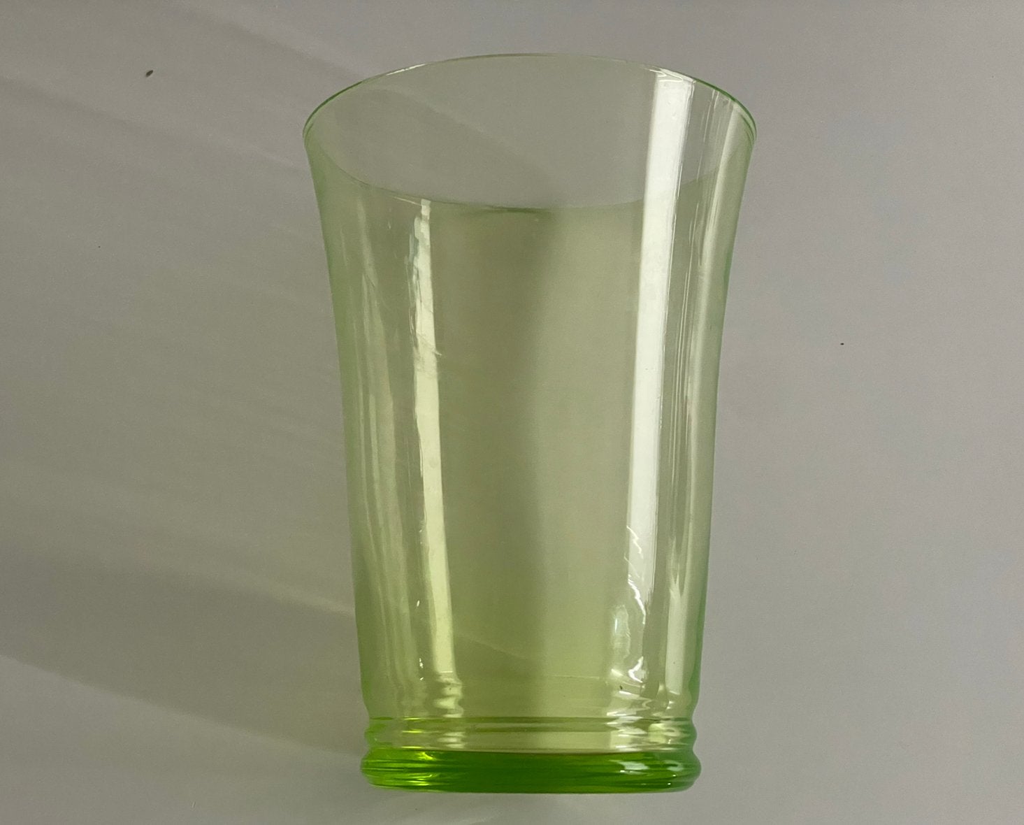 W.J.Rozendaal: annagroene vaas ‘Dram’ Kristalunie 1929, Antiek en Kunst, Ophalen of Verzenden