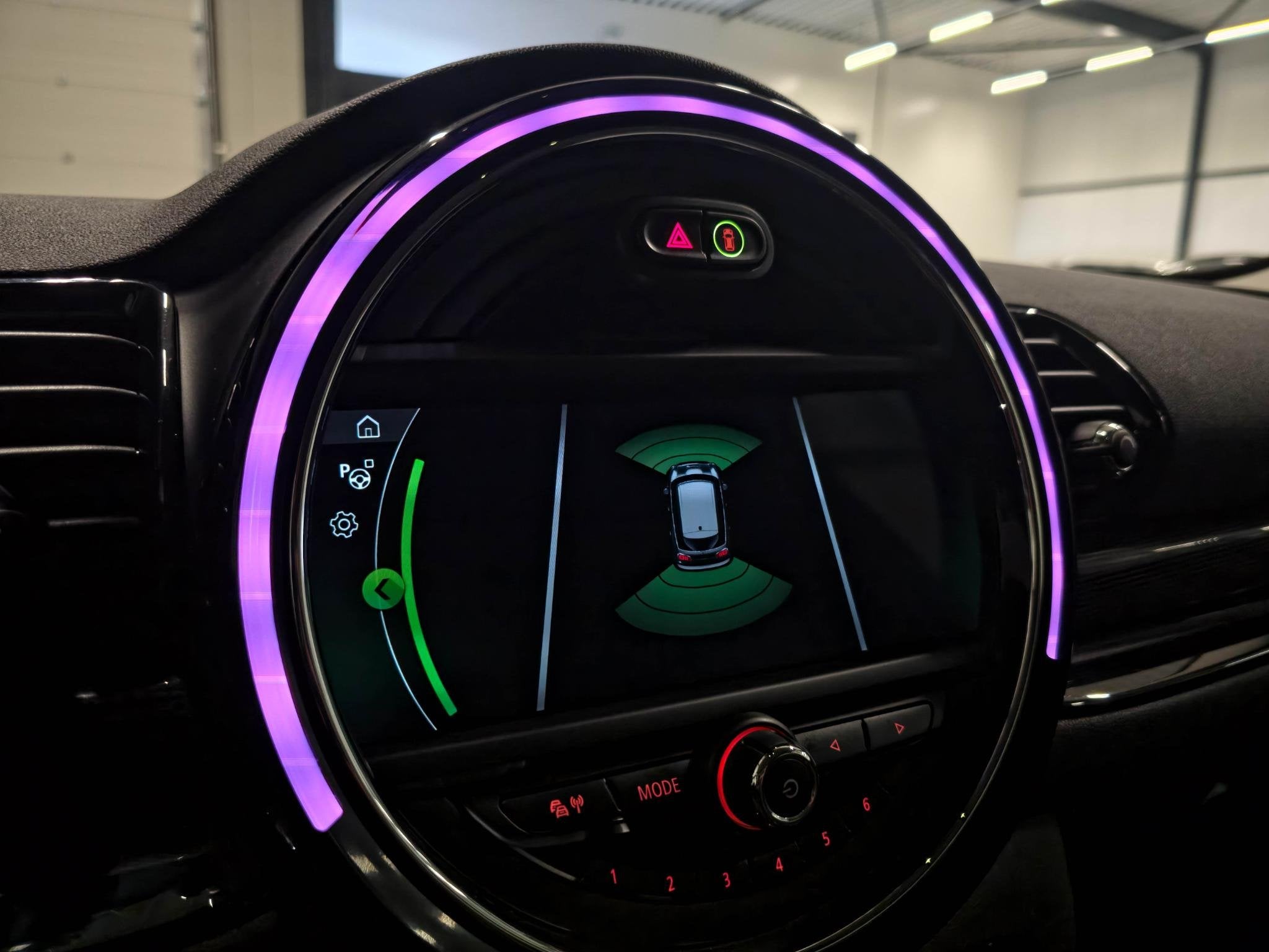 Foto 12 van MINI Clubman 1.5 Cooper Black edition | Carplay | Stoelverwa