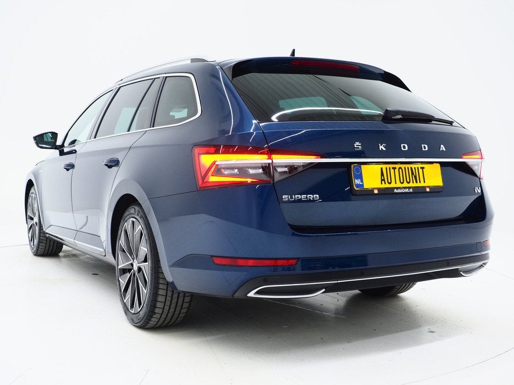 Skoda Superb Combi 1.4 TSI iV Laurin & Klement | Leder | Can, Gebruikt, 4 cilinders, Blauw, Hybride Elektrisch/Benzine