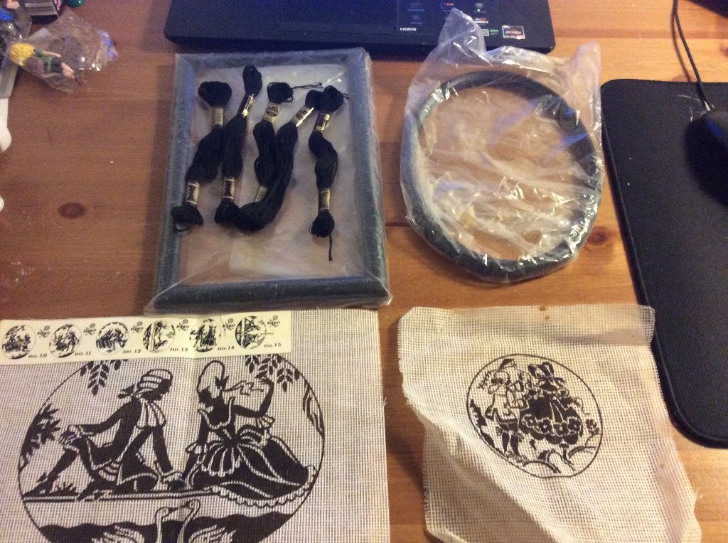 Borduurpakket "Silhouet" met 2 lijstjes, Hobby en Vrije tijd, Ophalen of Verzenden, Zo goed als nieuw, Handborduren, Borduurpakket