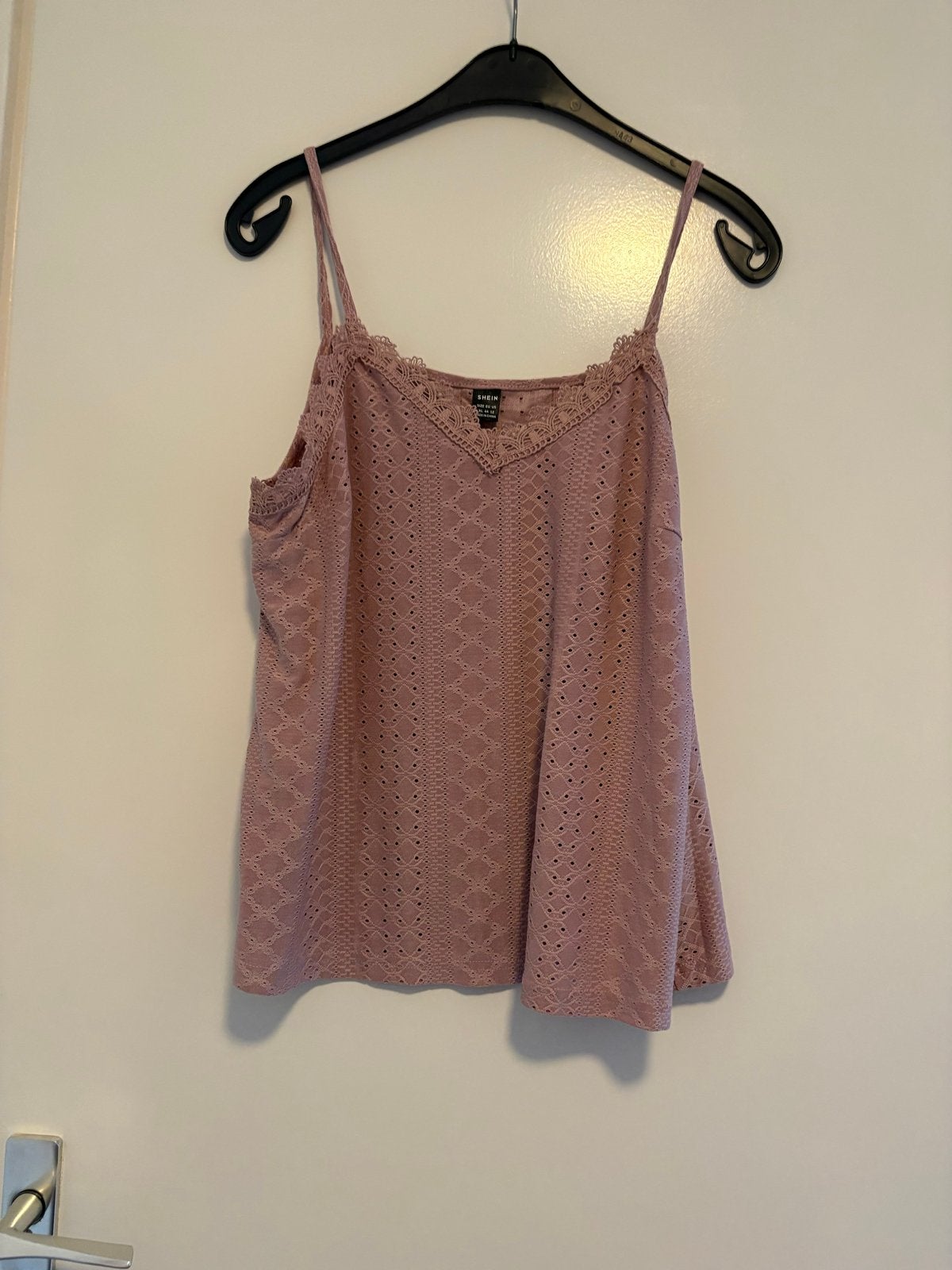Roze kanten top met spaghettibandjes - Shein, Kleding | Dames, Maat 46/48 (XL) of groter, Ophalen of Verzenden, Zo goed als nieuw