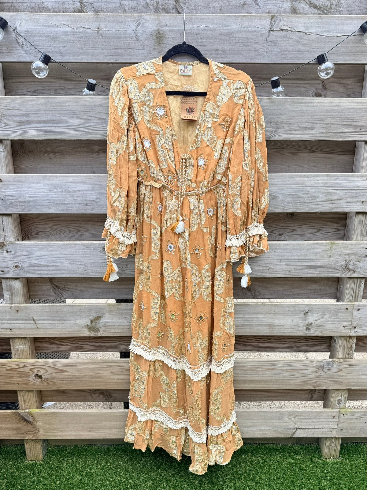 Palak | Lange jurk bruin en goud | One size, Verzenden, Nieuw, Bruin, Onder de knie