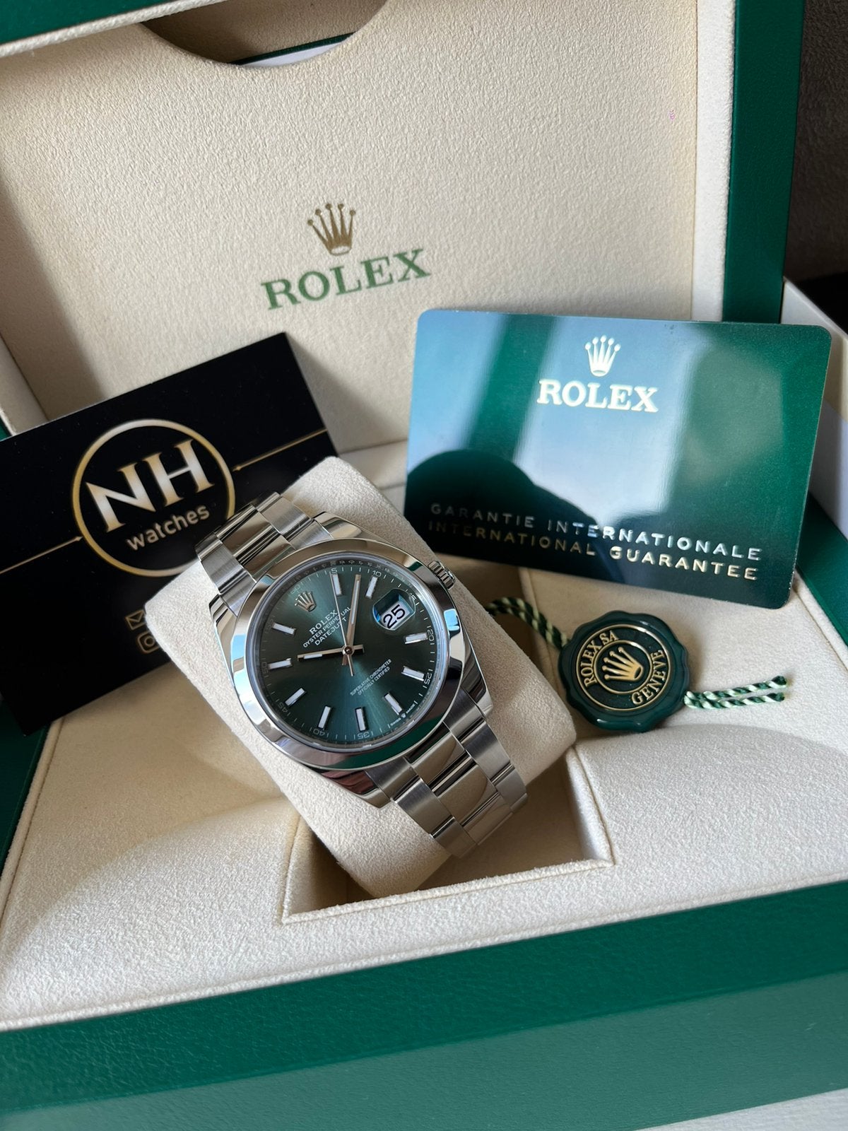 Rolex Datejust 126300 Mint green 11/2024, Ophalen, Zo goed als nieuw, Staal, Rolex