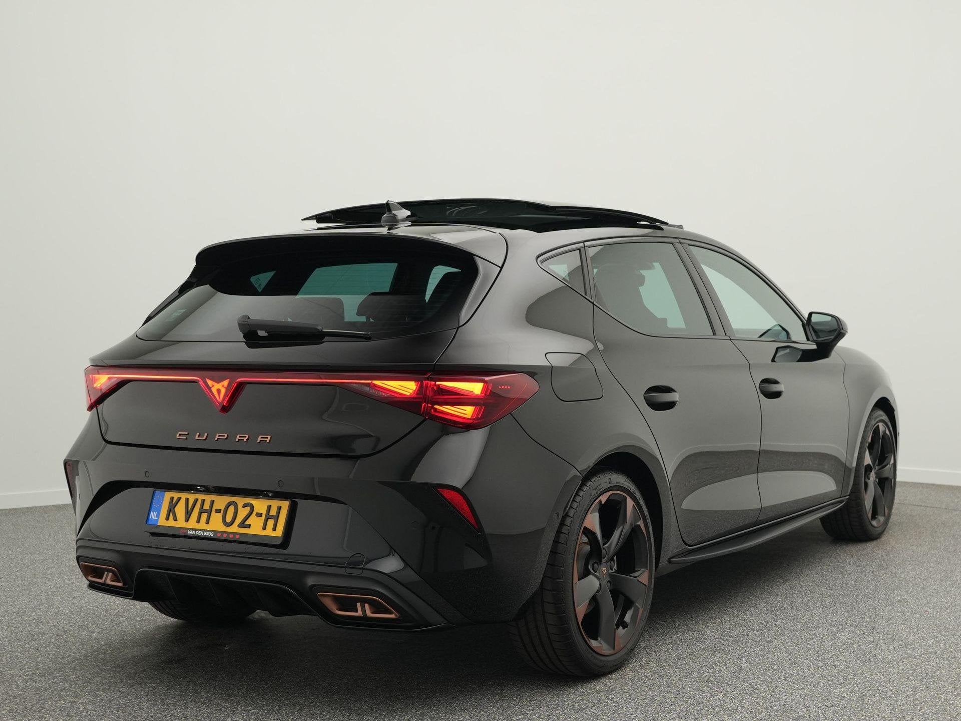 CUPRA Leon 1.5 TSI e-Hybrid 204PK Business | Panoramadak | S, Auto's, Euro 6, 4 cilinders, 1573 kg, Alcantara