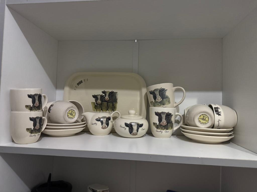Al mijn country cows servies jet ter steeg, Huis en Inrichting, Ophalen of Verzenden, Zo goed als nieuw