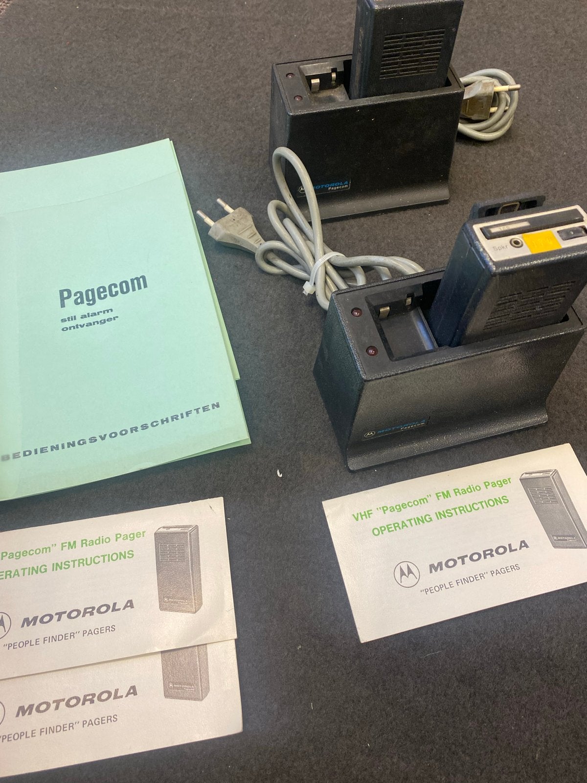 Motorola Pagecom Pagers met Opladers en Handleidingen, Ophalen of Verzenden, Gebruikt
