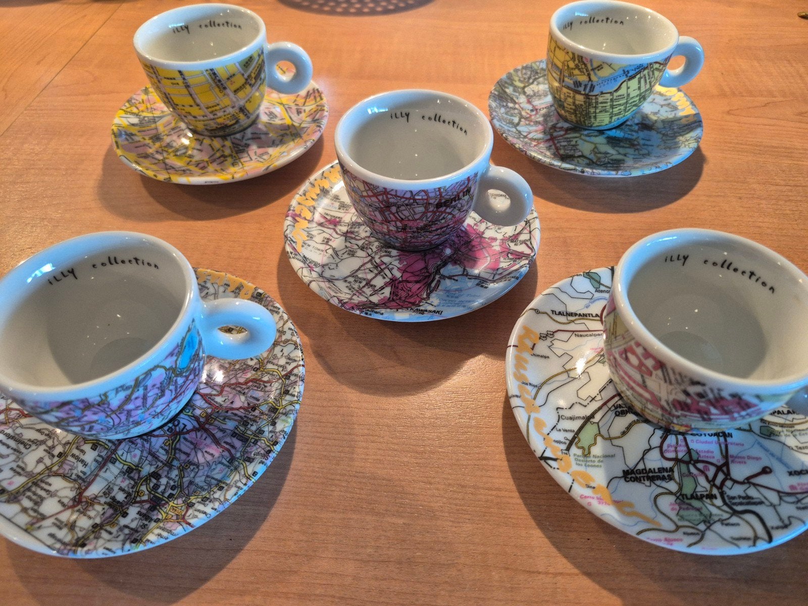 Illy Collection 1998 Robert Rauschenberg World Cups, Ophalen of Verzenden, Zo goed als nieuw, Kop(pen) en/of Schotel(s), Porselein