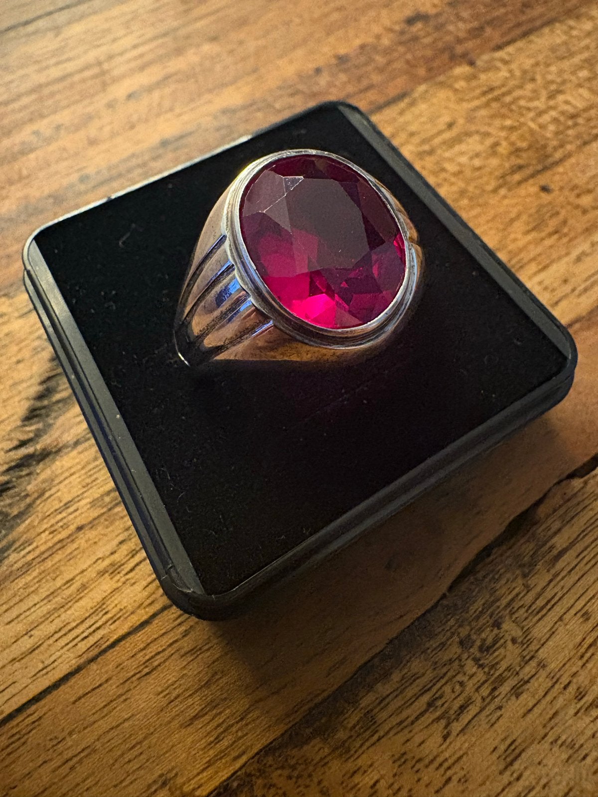 Zilveren Ring met Synthetische Robijn -Maat 21mm, 11g, Gebruikt, 20 of groter, Thrifter, Ophalen of Verzenden