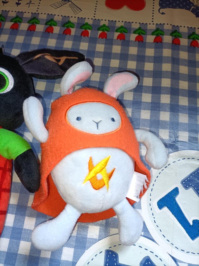 Bing knuffel 24 cm + vriendje Giochi Preziosi Hoppity 18 cm, Ophalen of Verzenden, Zo goed als nieuw, Overige typen
