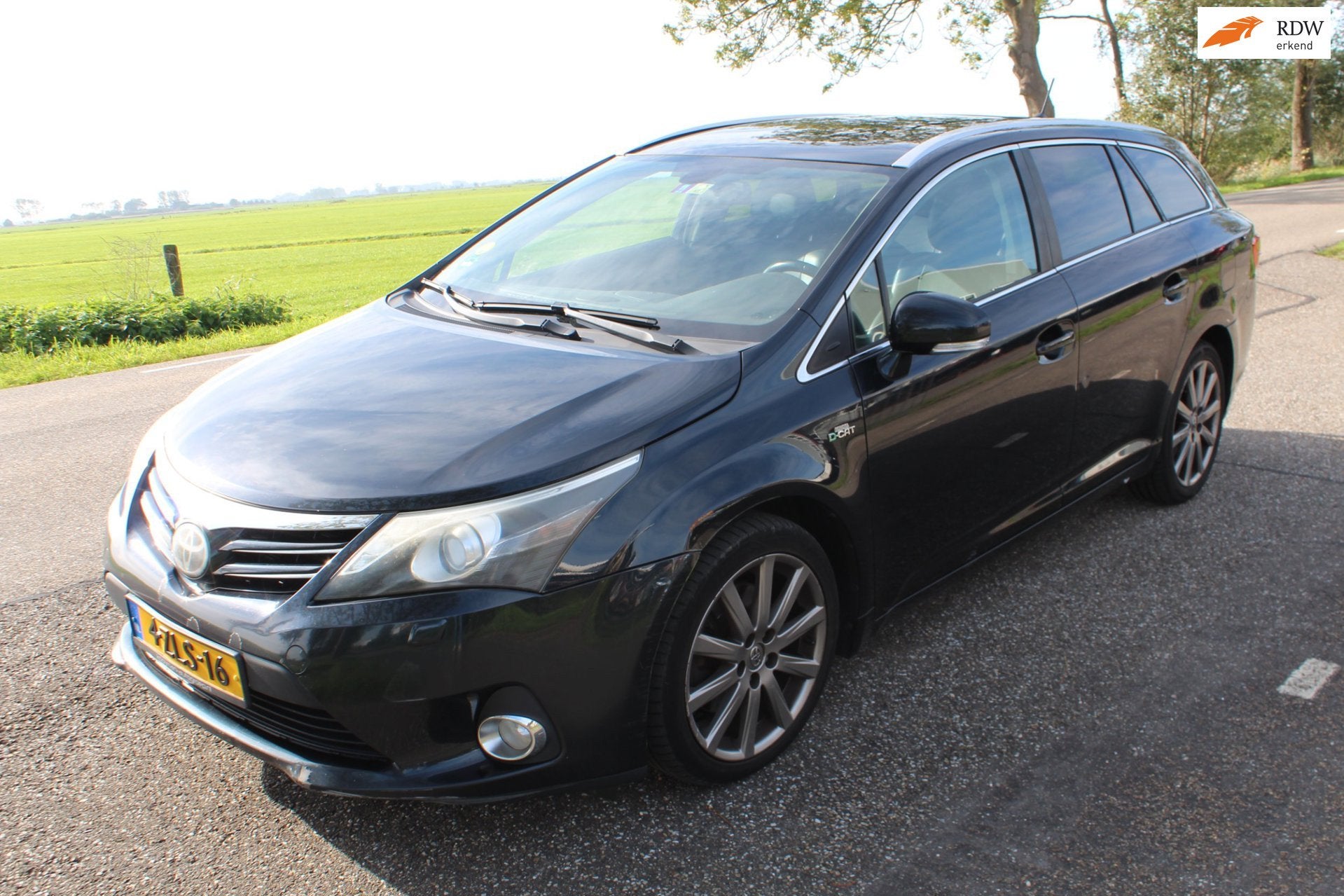 Toyota Avensis Wagon 2.2 D-CAT Executive Business // AUTOMAA, Euro 5, 15 km/l, Zwart, 4 cilinders