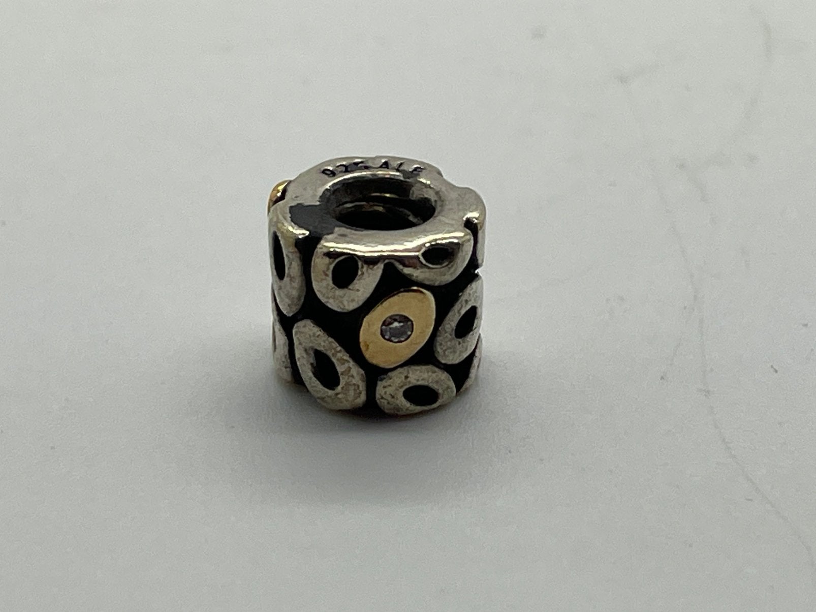 F84 Pandora zilveren bedel met goud en strass, Sieraden, Tassen en Uiterlijk, Bedels, Pandora, Ophalen of Verzenden, X, 1 bedel