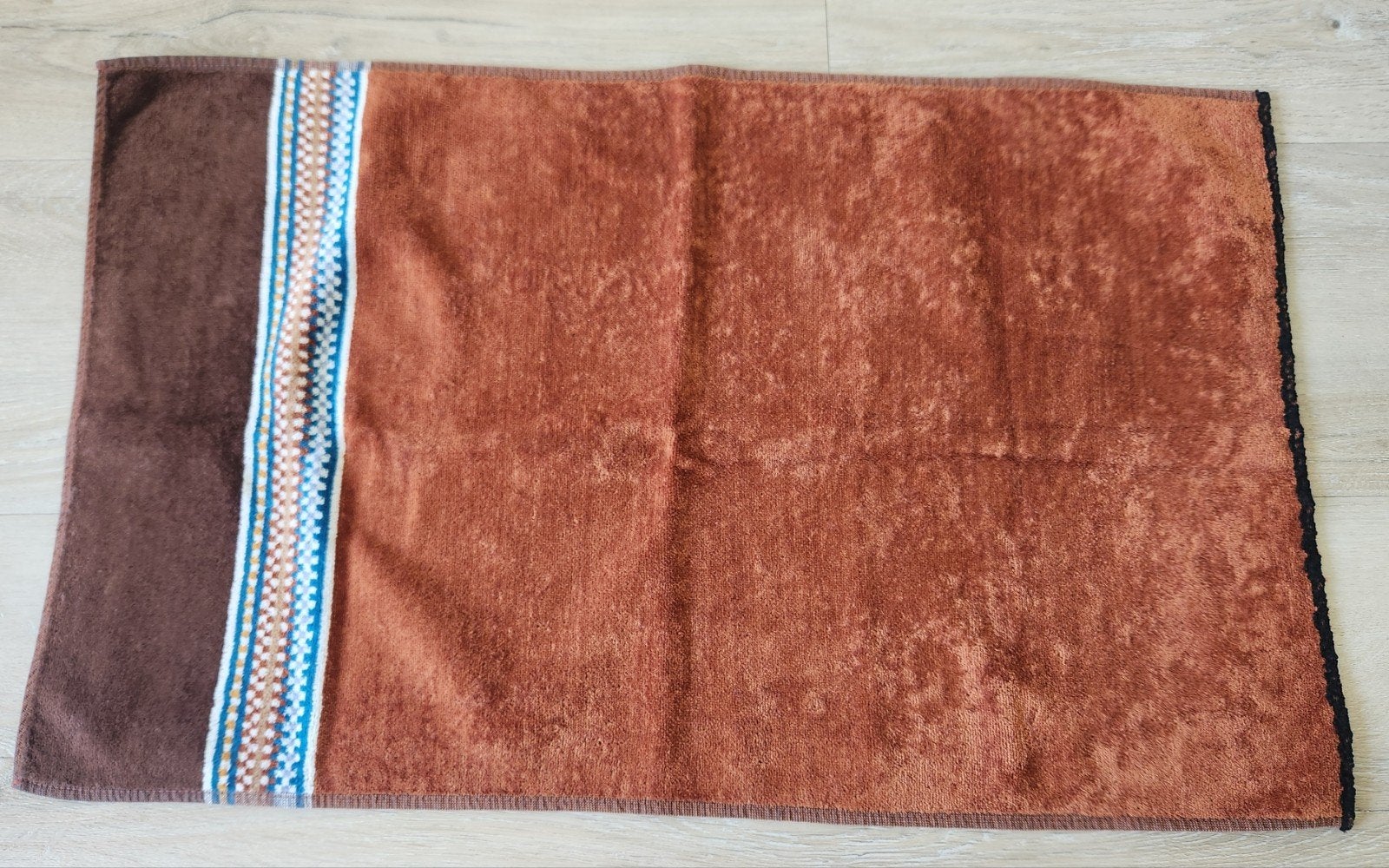 Handdoek, kleur licht bruin donker bruin, maat 75x45, Bruin, Overige merken, Handdoek, Ophalen of Verzenden