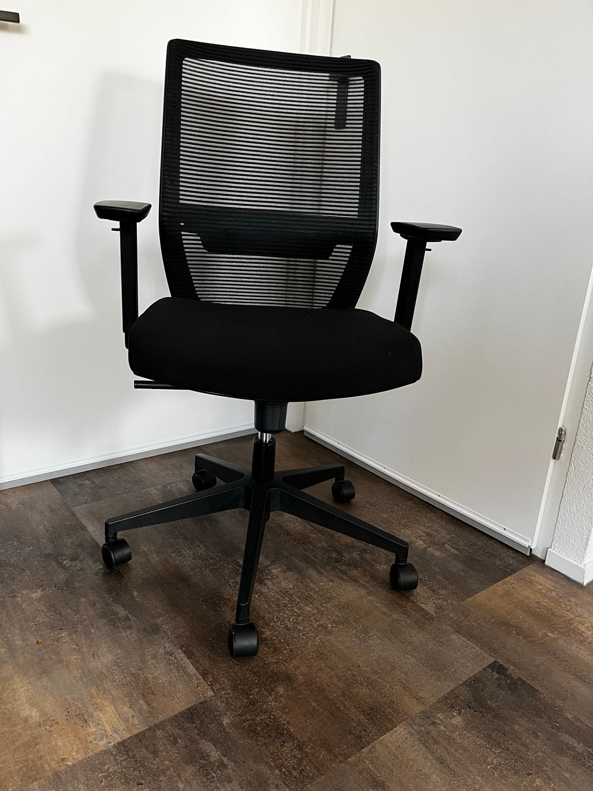 Ergonomische bureaustoel, Ophalen, Gebruikt, Zwart, Bureaustoel