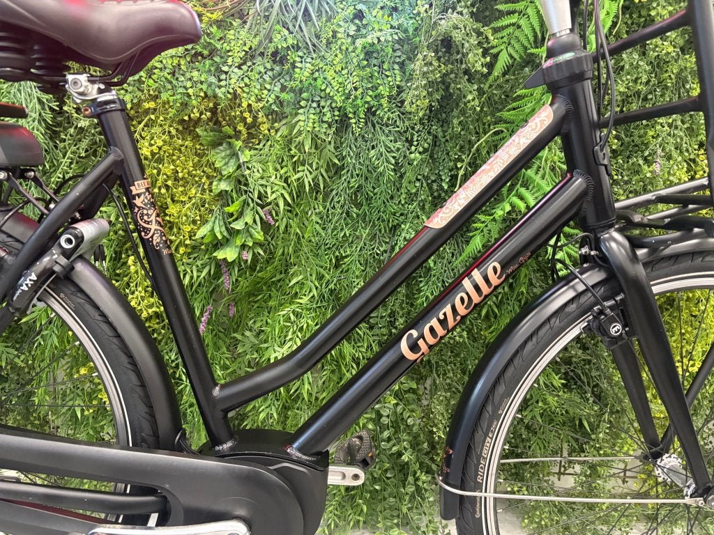 Gazelle Miss Grace 2023 | Bosch Active Line | 400Wh | 59cm, Fietsen en Brommers, Wilhelminaweg 8, 6951 BP Dieren (NL), Info@gazelle.nl
