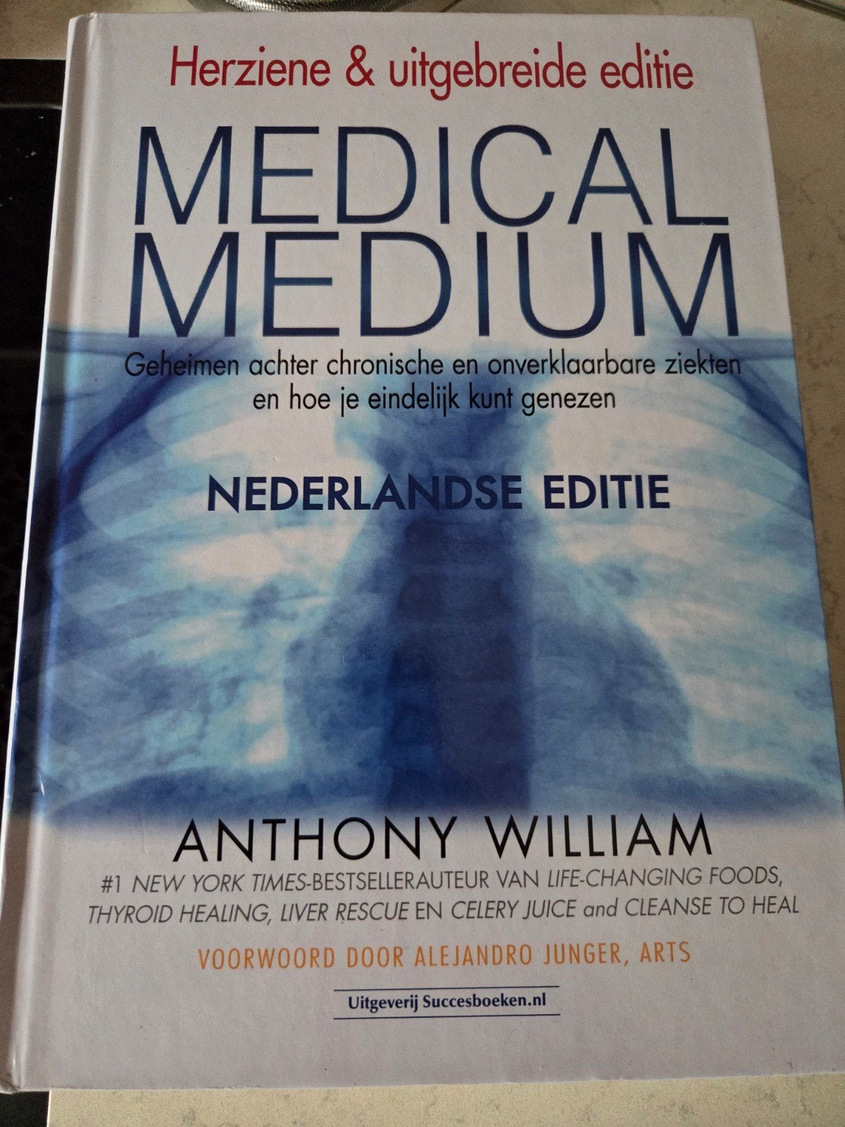 Medical Medium - Anthony William - Nederlandse editie, Ophalen of Verzenden, Zo goed als nieuw