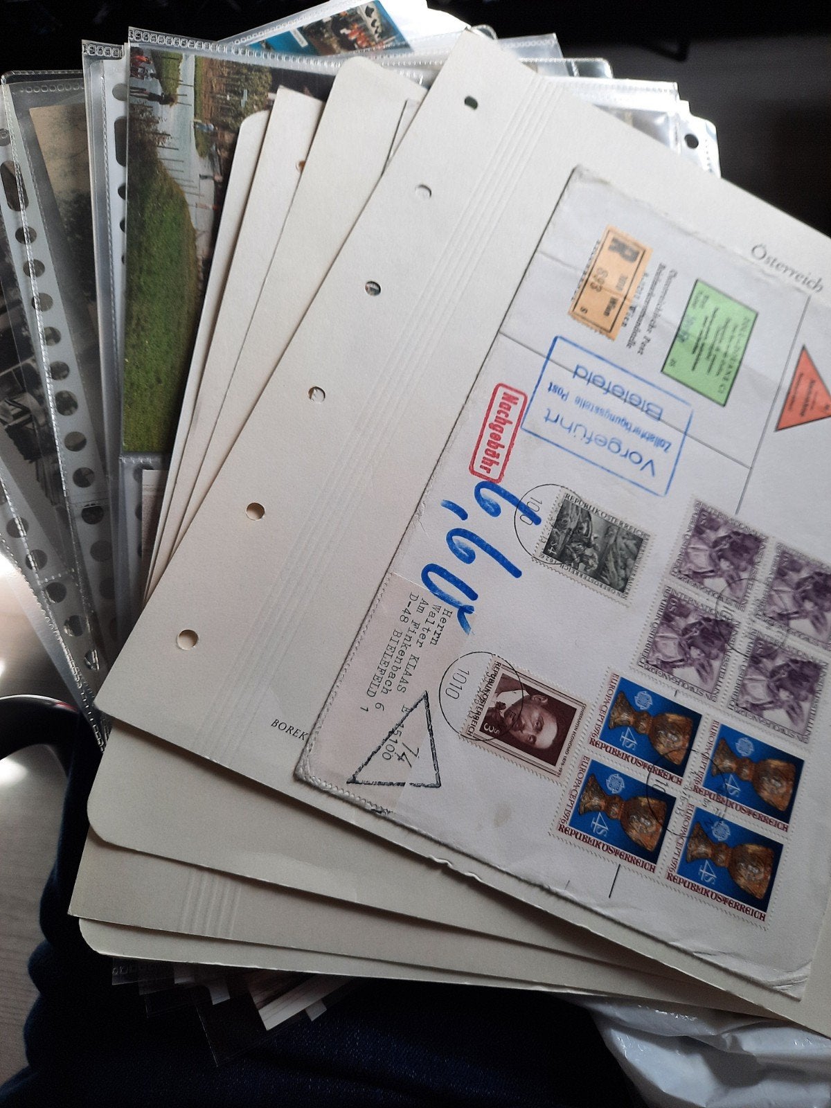 Partij poststukken met buitenlandse port en aangetekend, Verzenden