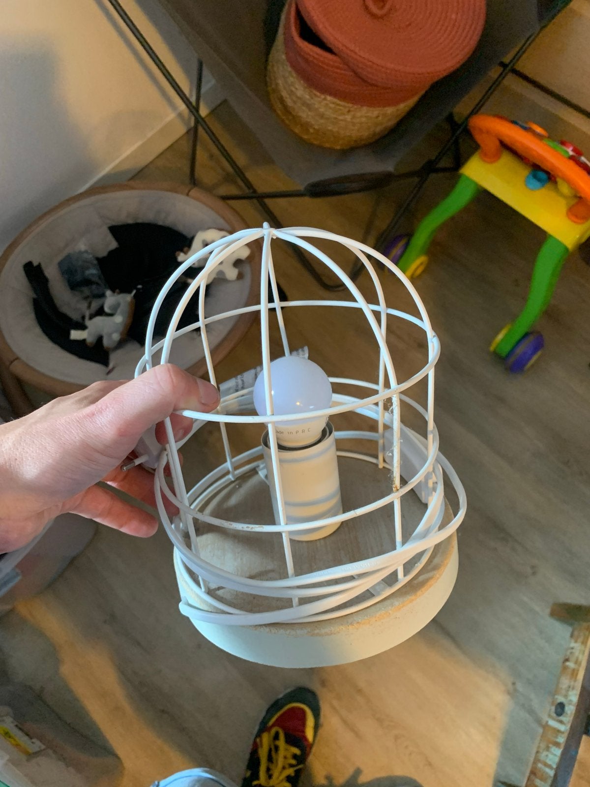 Gratis lampje, werkt naar behoren, Huis en Inrichting, Wit, Overige merken, Gebruikt, E27 (groot)