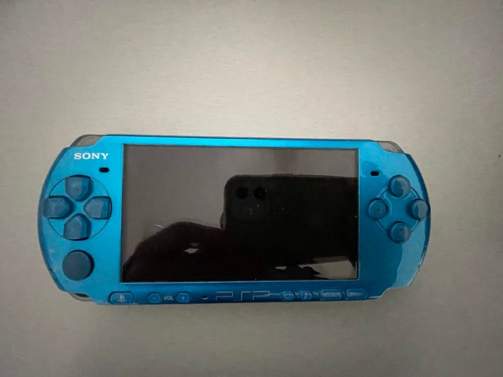 PSP zeldzame kleur!, Spelcomputers en Games, Spelcomputers | Sony PSP, Gebruikt, Blauw, PSP 3000, Ophalen of Verzenden