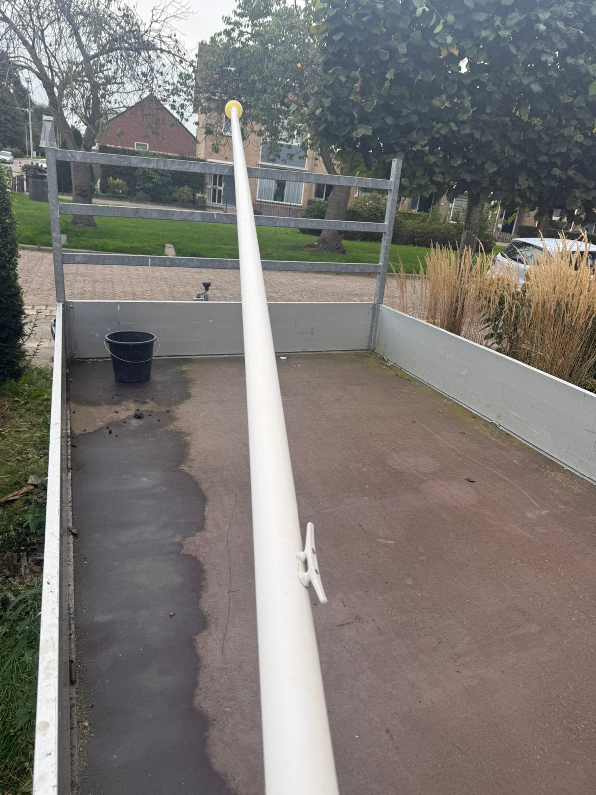 Vlaggenmast 8 meter met rood wit blauw vlag blikvanger, Ophalen, Gebruikt