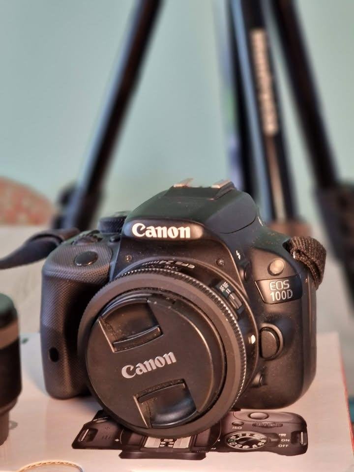Canon 100D DSLR w/ accessories, Audio, Tv en Foto, Fotocamera's Digitaal, Ophalen, Gebruikt, Spiegelreflex, Canon
