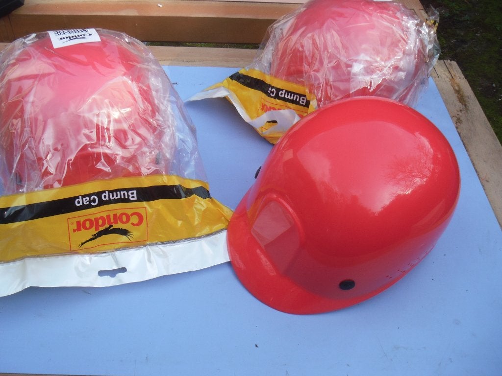 6 Nieuwe Rode Speelgoedhelmen - Condor Bump Cap, Ophalen of Verzenden, Nieuw