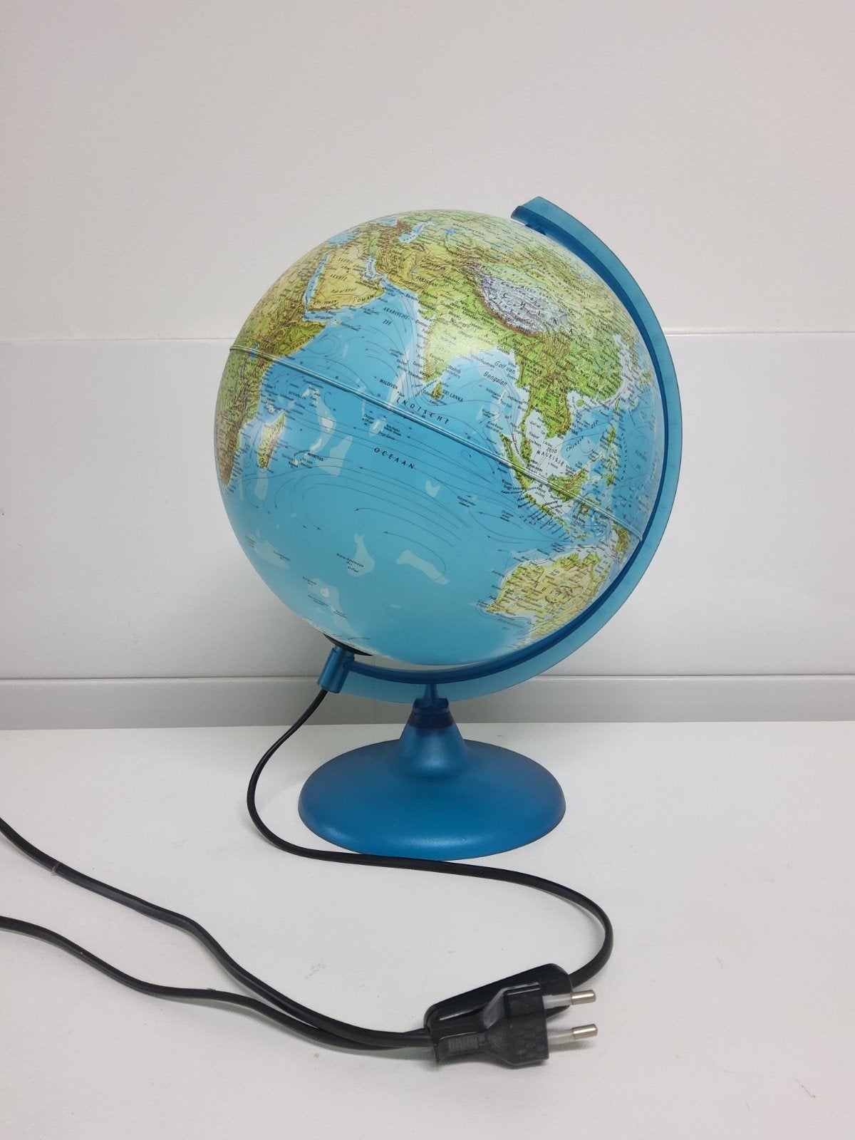Nette globe wereldbol Nederlands talig verlichting lamp, Ophalen of Verzenden, Verlicht, Zo goed als nieuw