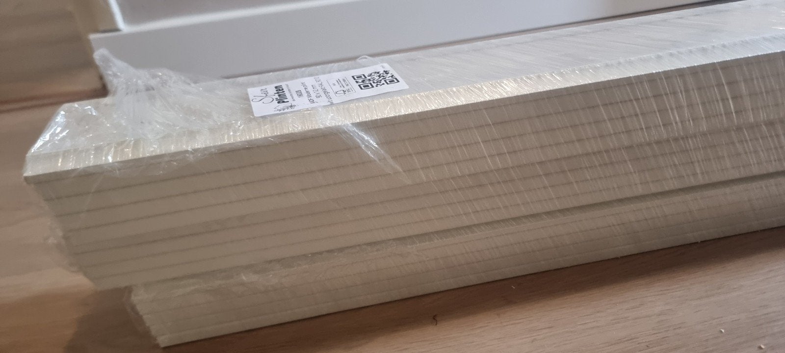 Nieuwe verpakt hoge plinten, 2.4 meter per plint, Ophalen, Nieuw, Mdf, 200 tot 250 cm